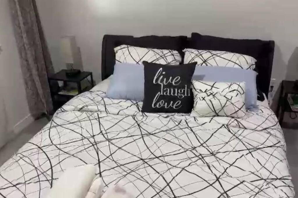 Your Cozy Comfy Rental Нью-Йорк Екстер'єр фото